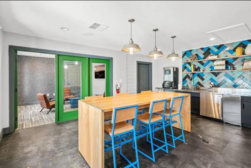 6 Min To Dt~Pool~Free Parking~2King Bed & 2Bath Apartment Austin Exterior photo