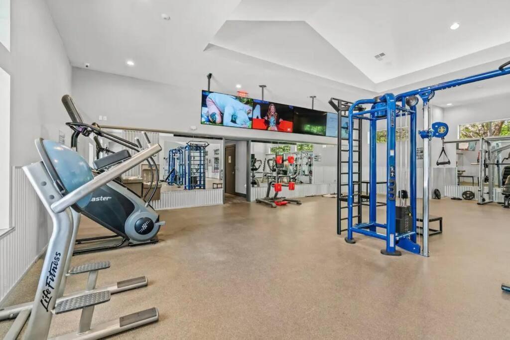 6 Min To Dt~Pool~Free Parking~2King Bed & 2Bath Apartment Austin Exterior photo