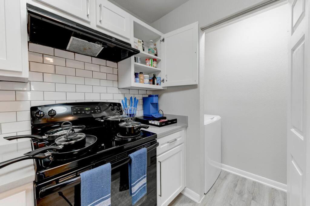 6 Min To Dt~Pool~Free Parking~2King Bed & 2Bath Apartment Austin Exterior photo